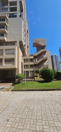 Venta de departamento mono ambiente en el centro de Pinamar