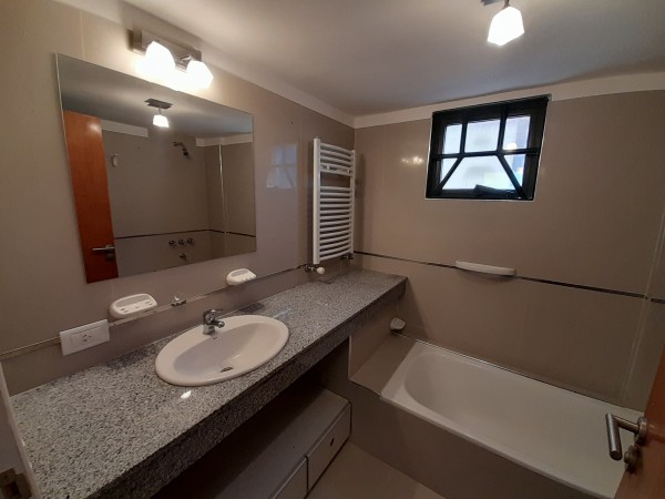Venta Departamento Villa Gesell con cochera Zona centro