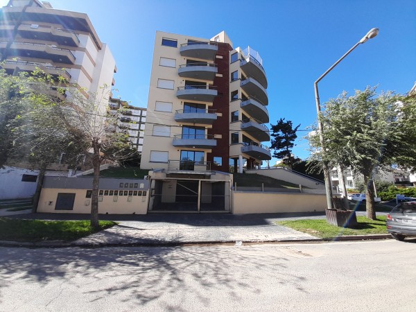 Venta Departamento Villa Gesell con cochera Zona centro