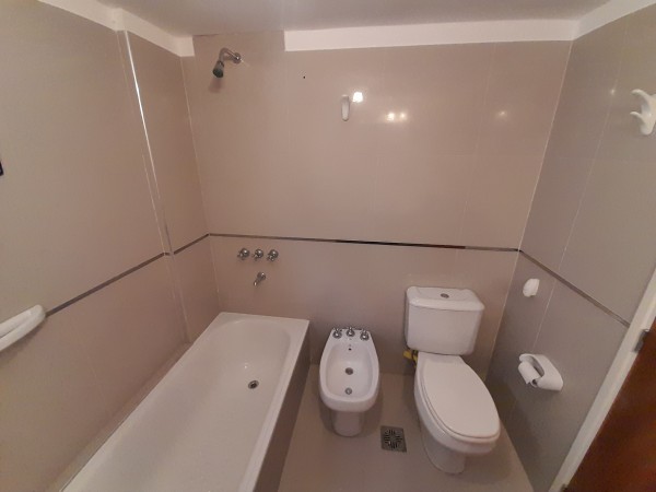 Venta Departamento Villa Gesell con cochera Zona centro