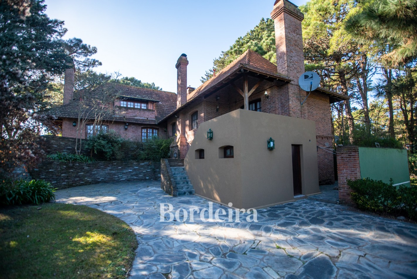 Venta casa pinamar mas dos lotes linderos Golf
