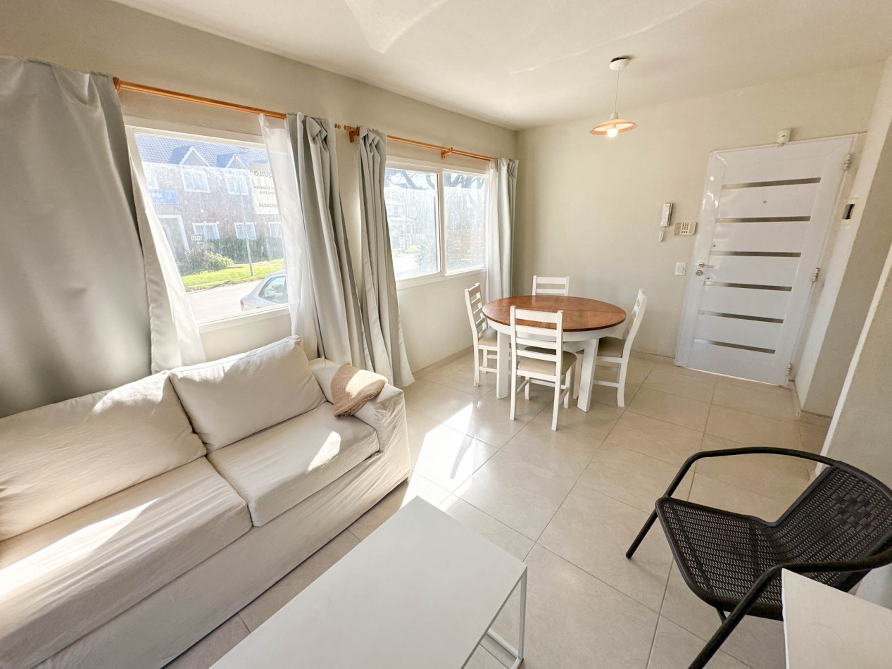 Departamento en Venta - Mar de Ostende, Sarmiento 196 PB 2