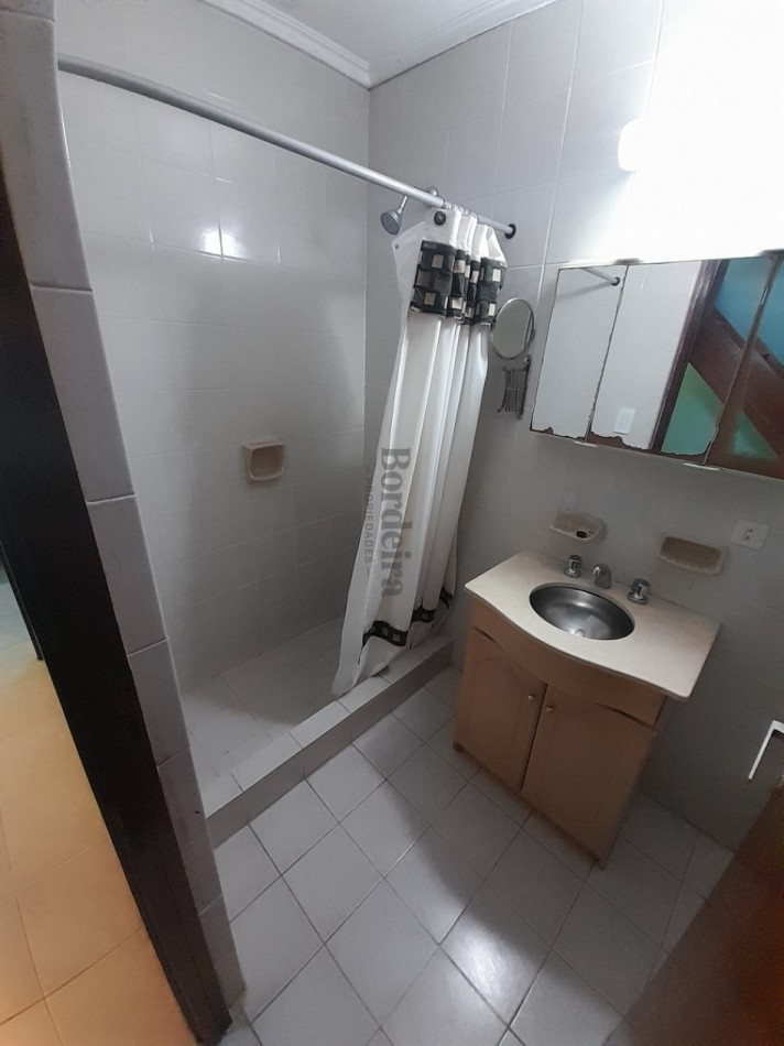 Venta triplex Villa Gesell 4 ambientes zona centro