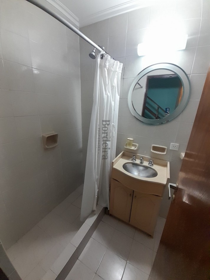 Venta triplex Villa Gesell 4 ambientes zona centro