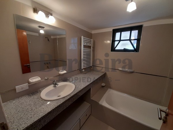 Venta Departamento Villa Gesell con cochera Zona centro