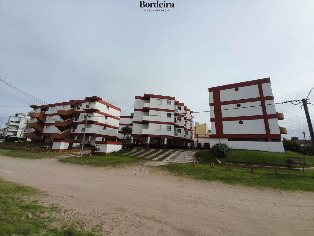 Venta Departamento Villa Gesell con cochera y baulera