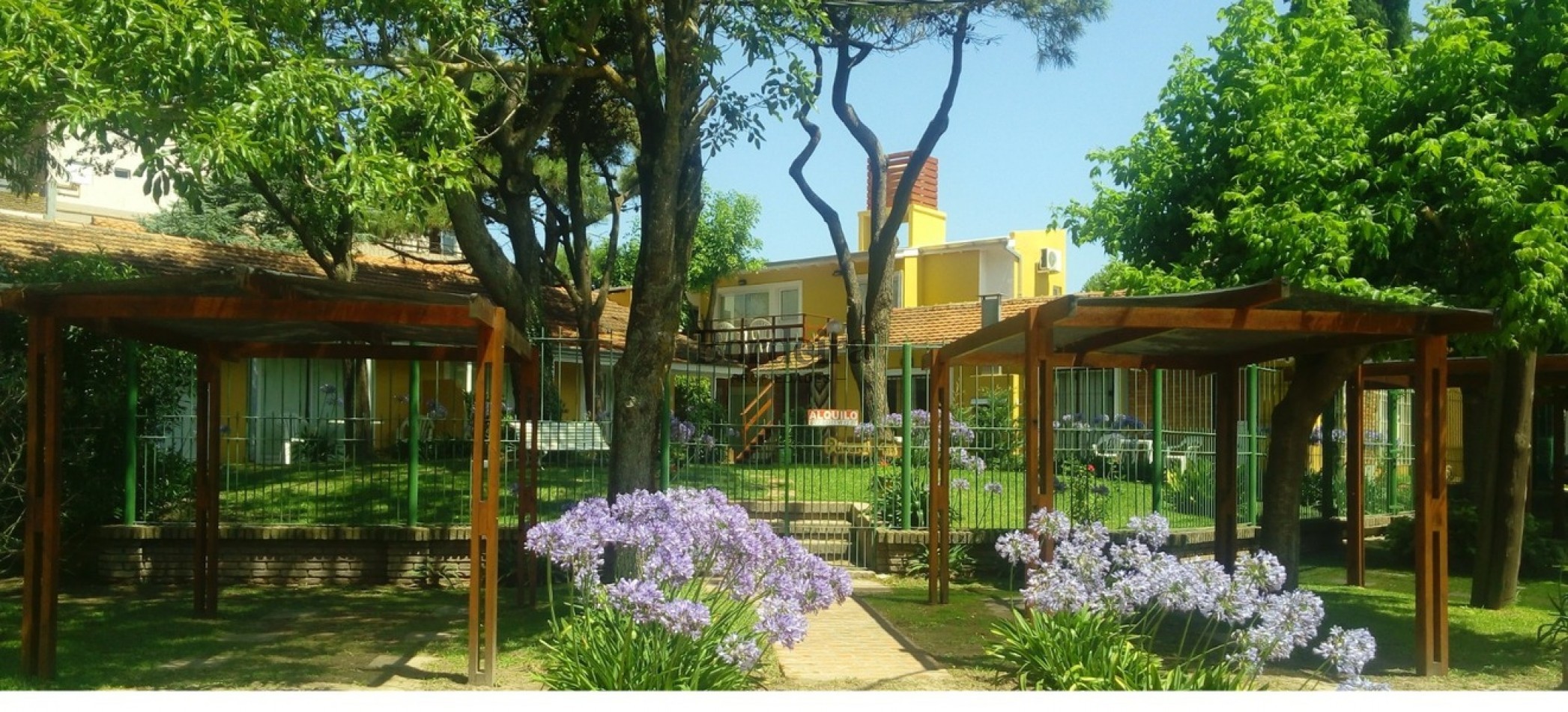 Venta Villa Gesell Departamentos Complejo de 6 unidades cerca del mar