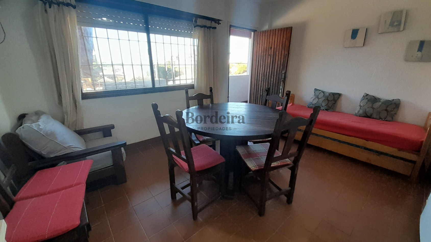 Venta Departamento Villa Gesell con cochera y baulera