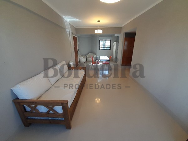 Venta Departamento Villa Gesell con cochera Zona centro