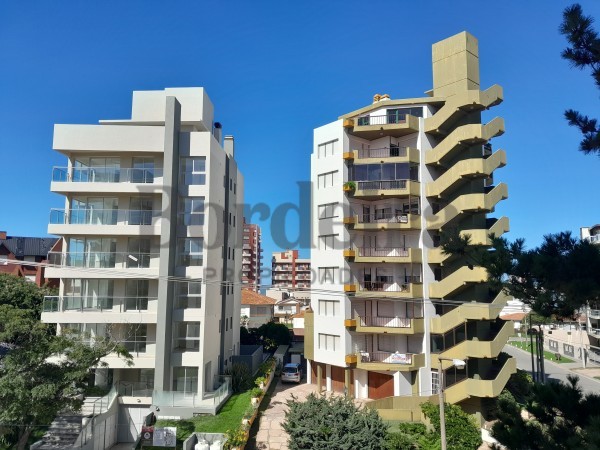 Venta Departamento Villa Gesell con cochera Zona centro