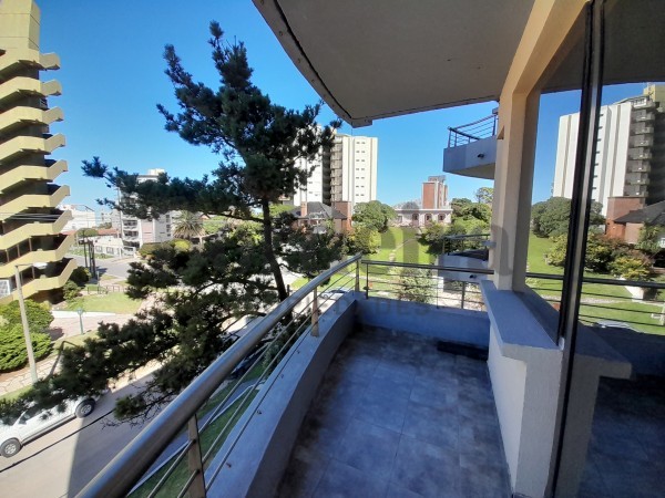 Venta Departamento Villa Gesell con cochera Zona centro