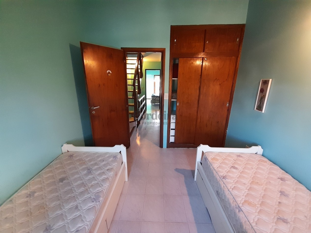 Venta triplex Villa Gesell 4 ambientes zona centro
