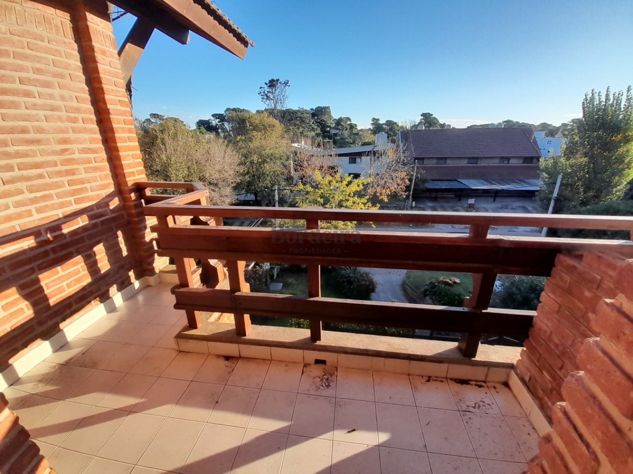 Venta triplex Villa Gesell 4 ambientes zona centro