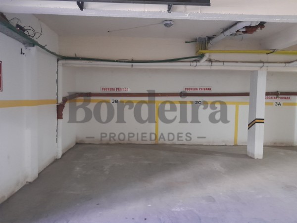 Venta Departamento Villa Gesell con cochera Zona centro