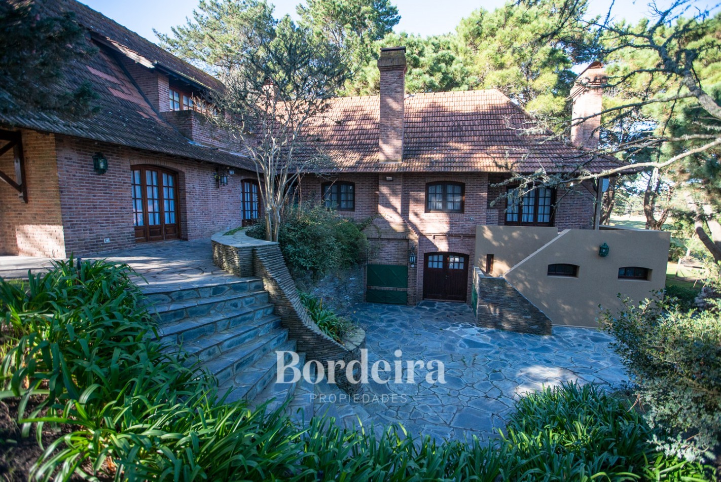 Venta casa pinamar mas dos lotes linderos Golf