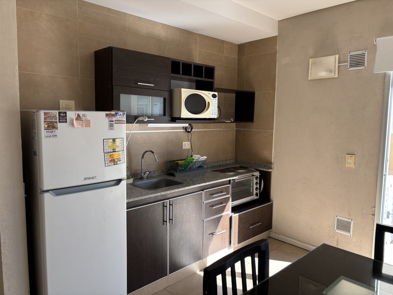 Venta departamento en Pinamar con patio