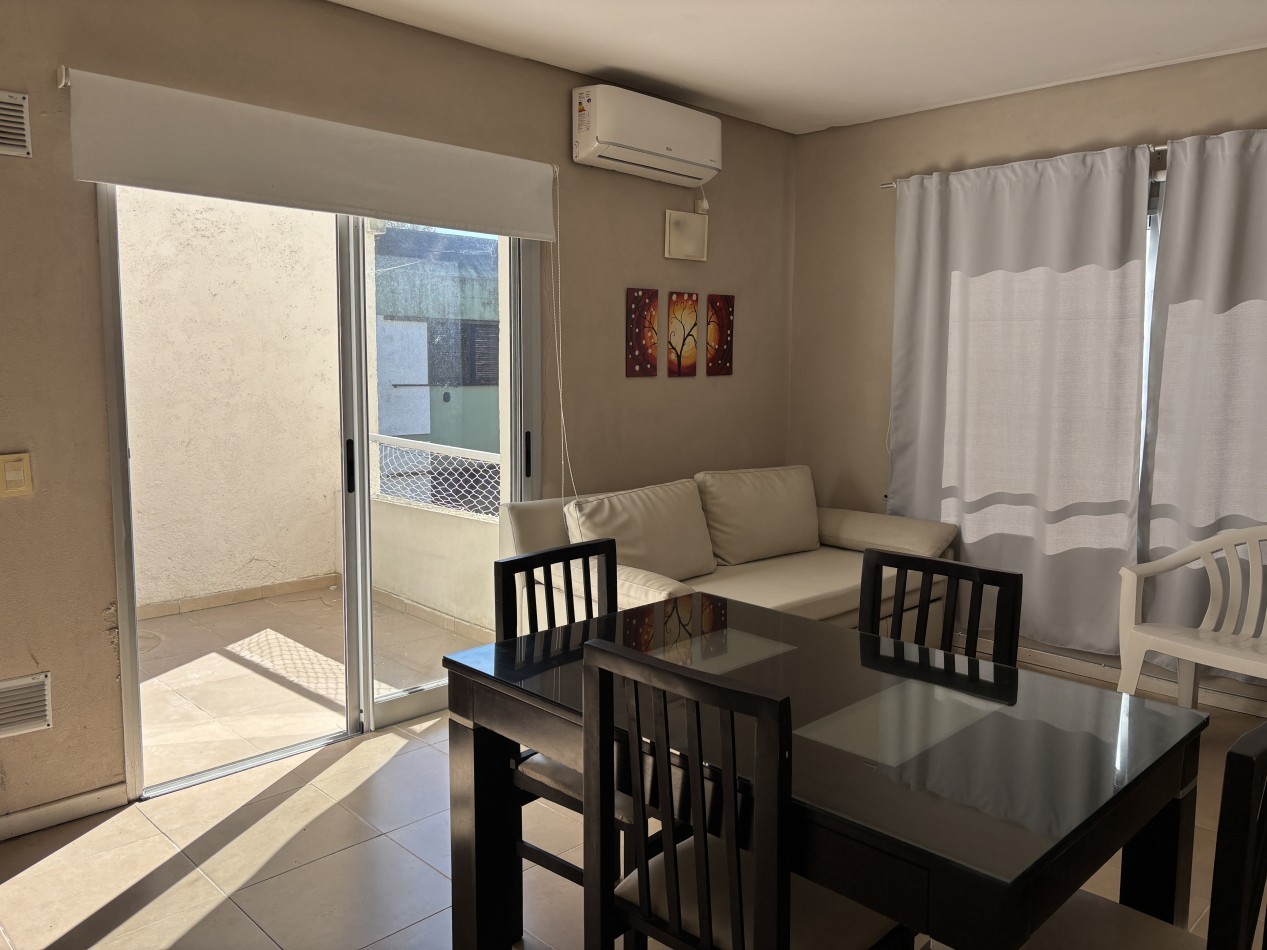Venta departamento en Pinamar con patio
