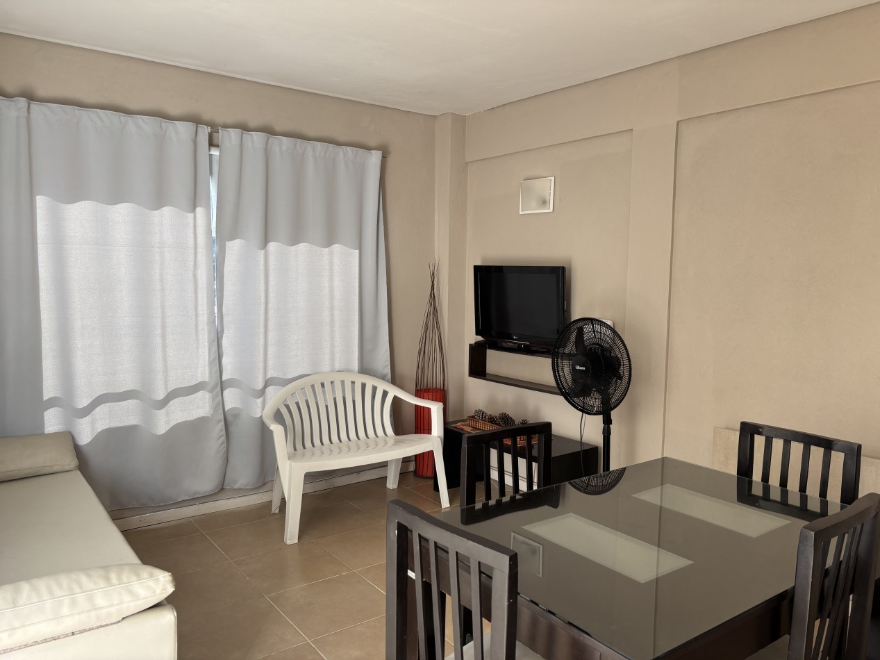 Venta departamento en Pinamar con patio