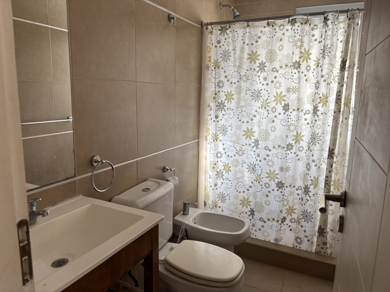 Venta departamento en Pinamar con patio