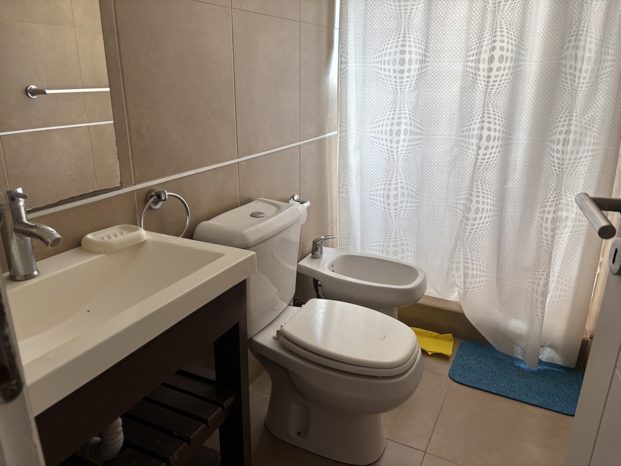 Venta departamento en Pinamar con cochera
