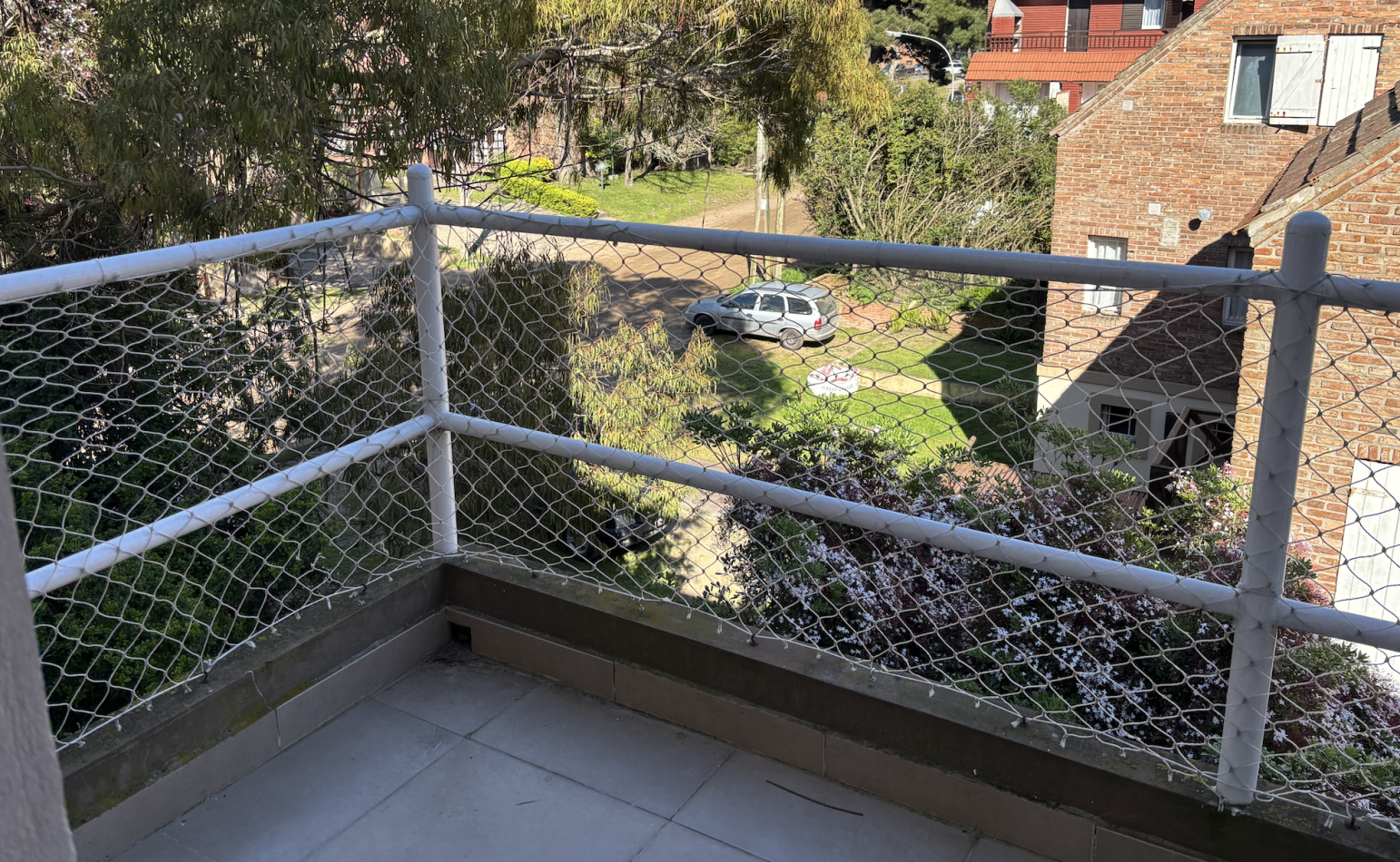 Venta departamento en Pinamar con cochera