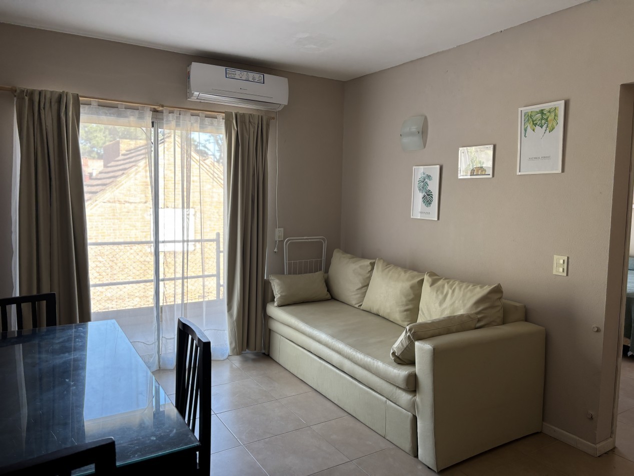 Venta departamento en Pinamar con cochera