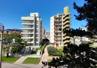 Venta Departamento Vila Gesell con cochera Zona centro