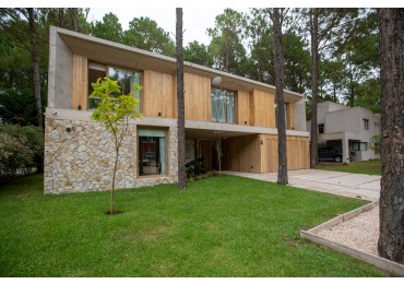 ALQUILER TEMPORAL CASA PINAMAR NORTE